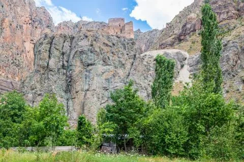 Enguzek kapi castle in high mountain in Uzundere, Erzurum, Turkey Foto stock