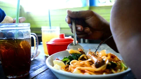 Enjoy the chicken noodle Stock-Footage 230212304