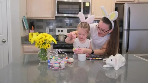 Enjoy Creative Easter Egg Decorating Activities with Your Kids This Spring 스톡 동영상 305725532