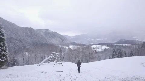 Enjoying a Mountain View  Vídeo Stock 88704790