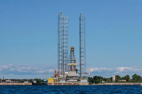 Ensco 101 floating drilling rig, drilling cranes,vessels and mining platforms in Stock Photos