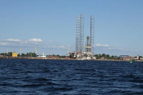 Ensco 101 floating drilling rig, drilling cranes,vessels and mining platforms in Stock Photos