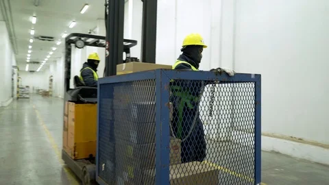 Entering cold storage 2 動画素材 123020386