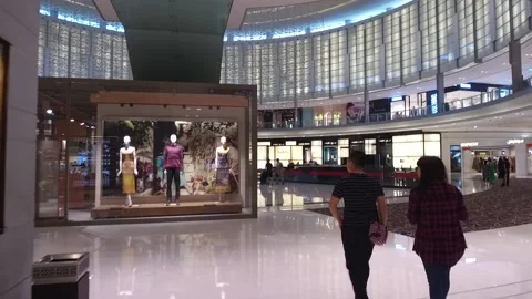 Entering Dubai Mall, UAE Stock Footage 130697477