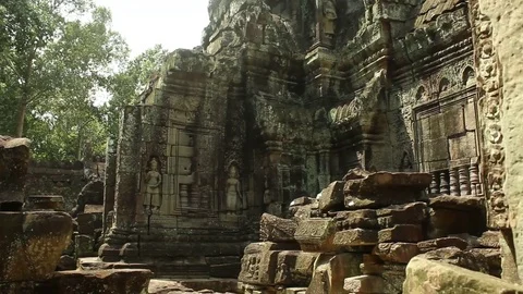 Entering more deeply into temple complex, Pre Rup, forward tracking shot Stock-Footage 76381319