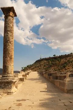 Entering the Severan, Cendere Bridge, a column on the left, close to Adiyam.. Foto stock