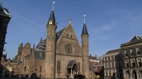 Entrance Ridderzaal (Knights Hall) Centre of Dutch politics + pan gallery Stock Footage