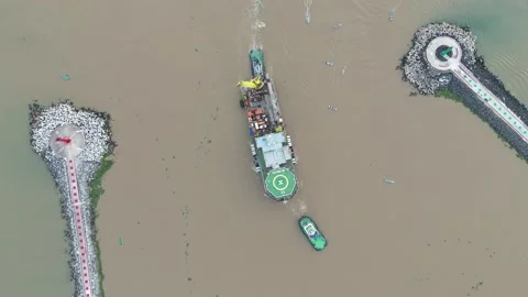 ENTRY OF MAINTENANCE SHIP TO OIL PLATFORMS Stock Footage 238951038