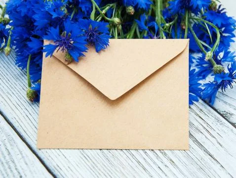 The envelope with cornflowers Foto stock