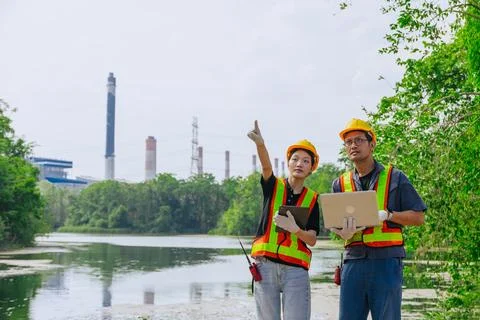 Environment engineer team working survey, inspector industry impact of wate.. Foto stock