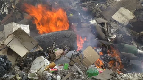 Environmental pollution. Garbage. Fire Stock Footage 76394956