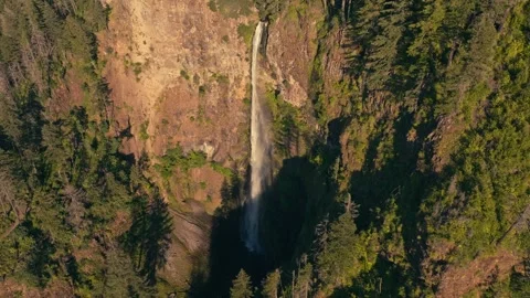 Epic Aerial Drone Multnomah Falls Oregon Washington Columbia Gorge Rainbow Vidéo 280702768