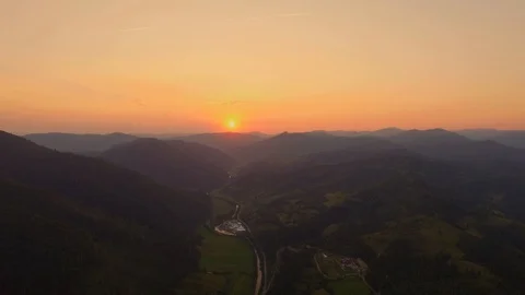 Epic Aerial Flight Over Mist Forrest Sunset Vídeos de archivo 101328847