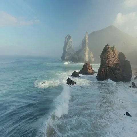 Epic Cliffs and Ocean Waves View Vidéo 69708506