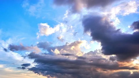 Epic clouds at sunset, layers of different types of clouds, colored clouds Stock-Footage 198226341