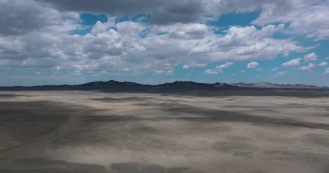 Epic Drone Establishing Shot Barren Colorful Badlands Valley Stockbeeldmateriaal 336942645