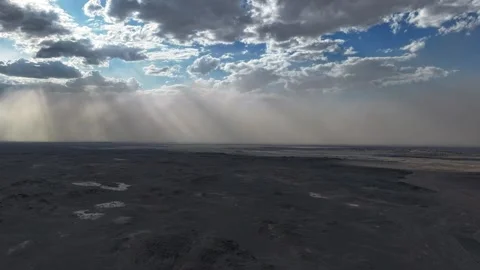 Epic Drone Establishing Shot Barren Colorful Badlands Valley 库存影片 336944556