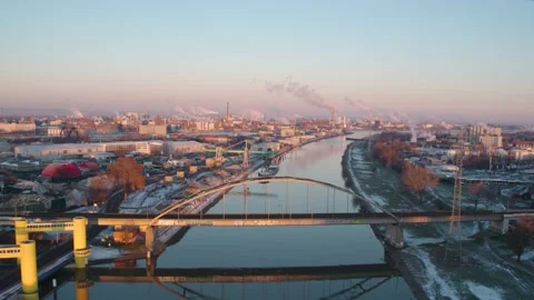 Epic Drone Flight over Town / Sun goes up / Industrial Area Vidéo 151751840