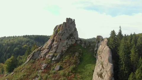 Epic drone top-down aerial view Mountains rocky valley Vídeos de archivo 126536897