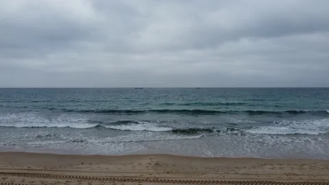 Epic Drone Video of Ocean Waves in 4K Resolution 스톡 동영상 212031132