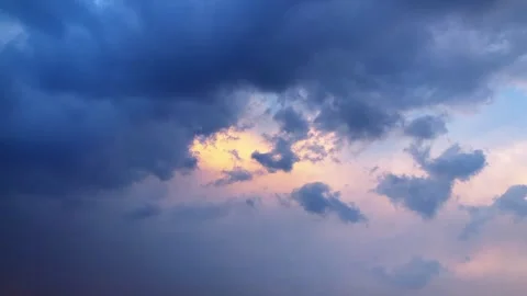 Epic Horizontal Timelapse of Rolling Clouds at High Altitude Видео 334040089