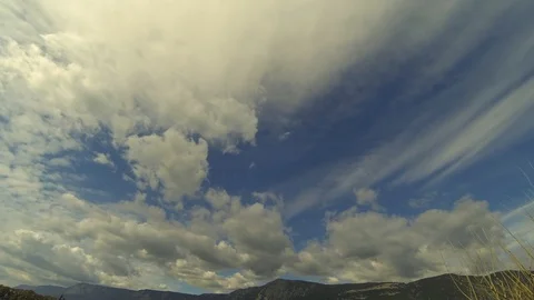 EPIC HYPNOTIC DOUBLE LAYER CLOUDS TIMELAPSE - LONG Vídeo Stock 87203411