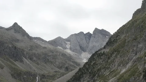 Epic mountain view filmed by drone (cine log) Stock-Footage 95064155