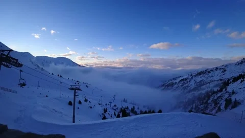 An epic ocean of clouds and fog in the mountains Stock Footage 226091602