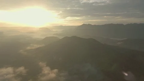 Epic sunrise in beautiful valley 库存影片 75774050