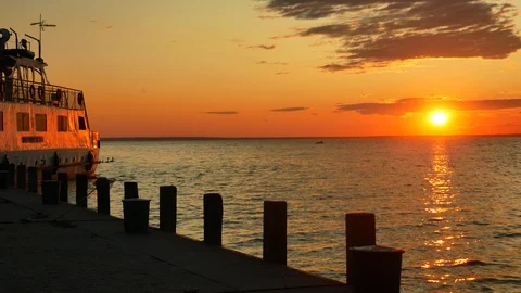 Epic sunset Golden Way on side way of lake Balaton / HU water &amp; ship 스톡 동영상 116100114