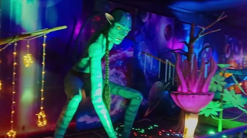 An epic view of electric avatar models or dummy idols displayed at an exhib.. Video stock 313382166