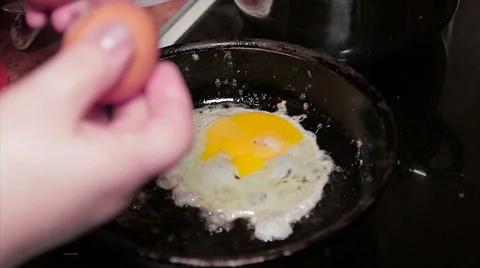 Eqq boiling slow motion Видео 61535450