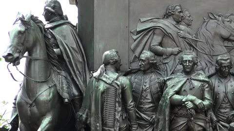 Equestrian statue of Frederick the Great in Berlin. Video stock 118277358