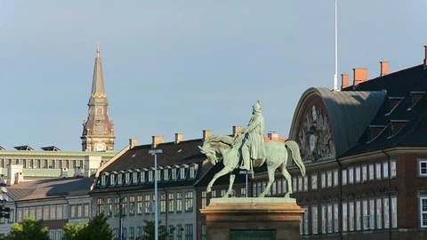 The equestrian statue of Frederick VII in central Copenhagen, Denmark Stock Footage 99563864