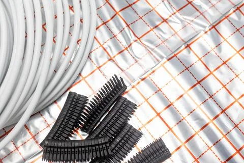 Equipment for installing underfloor heating, stapler with plastic buckles or Photos