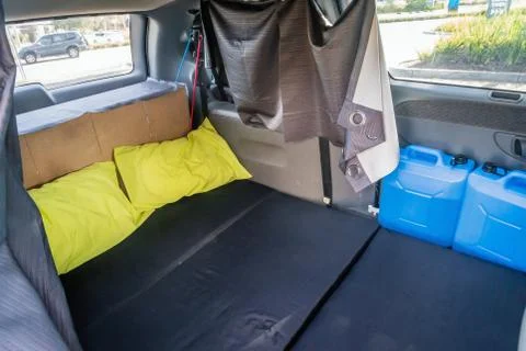 Equipped minivan with a bed in the back Foto stock