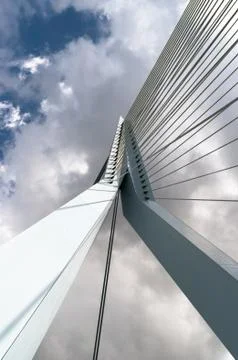 Erasmus Bridge facing sky Foto stock