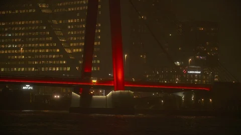 Erasmusbrug Rotterdam by night 스톡 동영상 128515840