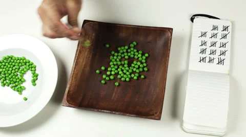 Erbsenzaehlen - counting the peas Stock-Footage 38486738