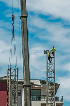 Erecting a Tower Crane. Foto stock