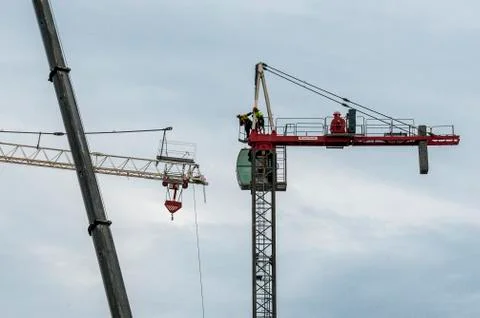 Erecting a Tower Crane. Foto stock