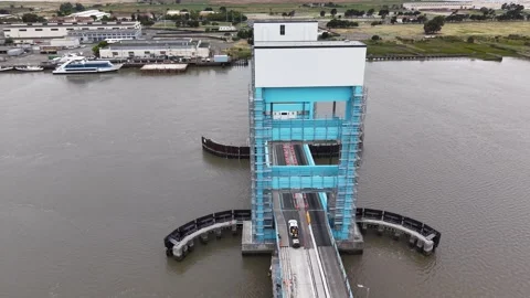 Erial of the Blue Vertical-Lift Bridge Towers and Causeway, Mare Island 4K Vídeo Stock 337279591