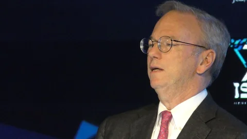Eric Schmidt, the former CEO of Google, speaking Stockbeeldmateriaal 97396734