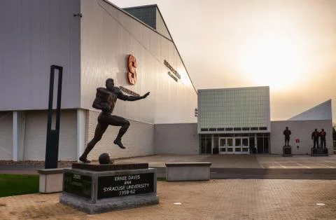 Ernie Davis statue Foto stock