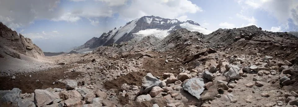 Eroded Elegance of mount Kazbegi: The interplay of ice and rock creates a h.. Foto stock