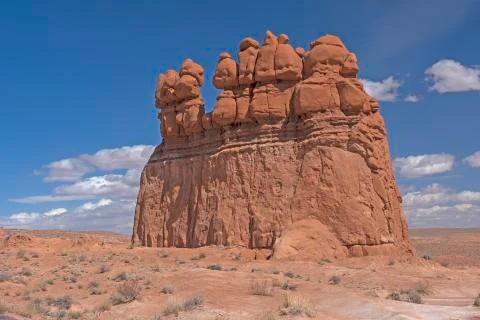 Eroded Monolith in the Desert Stockfoto's