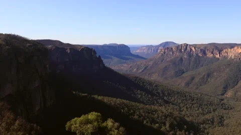 Eroded Pulpit rock in Blue Mountains of Australia from Govetts leap lookout. Stock Footage 134608487