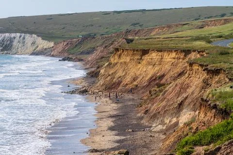 Eroding cliffs into the ocean in Compton Bay on the Isle of Wight Foto stock
