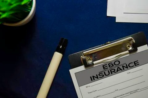 Errors and Ommisions Insurance text on Document, E &amp; O form 스톡 사진