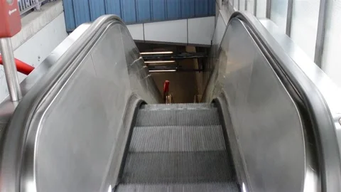 Escalator 1 動画素材 135509908
